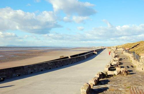 Bispham House | Relax at Cavendish Cat and Gaming House with Ocean Views