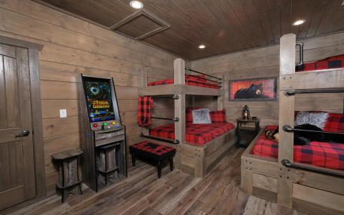 Pigeon Forge Villa | Cavern Cascades
