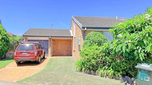 Caves Beach Villa | Relax at Caves Seascape Villa - Steps from Shops & Beach