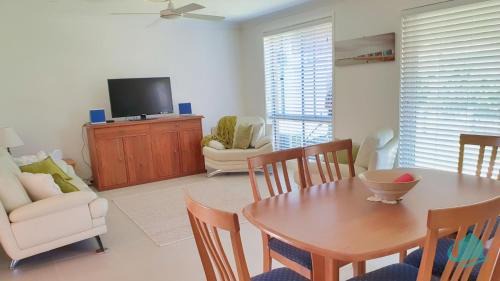 Caves Beach Villa | Relax at Caves Seascape Villa - Steps from Shops & Beach
