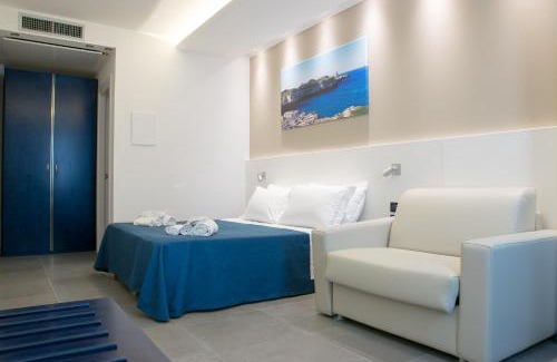 Torre dell'Orso Hotel | Relax at Cavour 19 - Dependance with Oceanfront Views