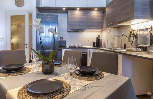 Macerata Apartment | Discover Cavour - Loft: Elegant Central Escape with Amenities