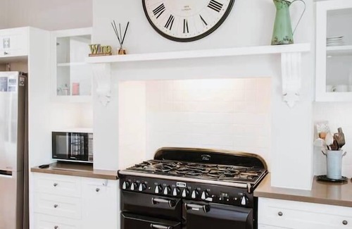 Central Mudgee House | Elegant Cawarra on the Park in Historic Mudgee