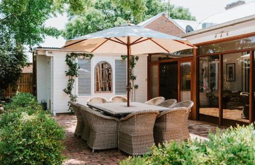 Central Mudgee House | Pet-Friendly Cawarra on the Park - Historic Mudgee Escape