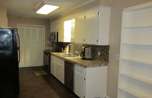 Cayce House | Inviting Cayce Escape Near Downtown Columbia's Attractions