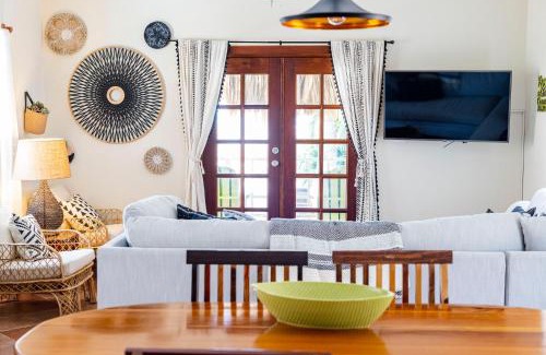 San Pedro Hotel | Experience Paradise at Caye Casa with Oceanfront Views