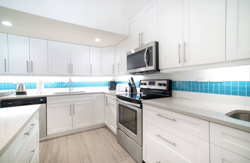Seven Mile Beach Resort | Cayman Luxury Rentals at Sunset Cove
