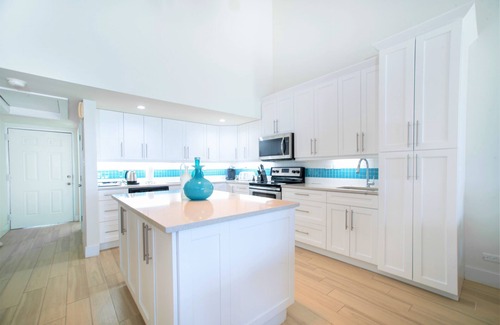 Seven Mile Beach Resort | Cayman Luxury Rentals at Sunset Cove