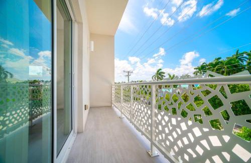 Seven Mile Beach Apartment | Elegant Oceanfront Cayman Luxury Rentals at The Grove