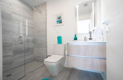 Seven Mile Beach Apartment | Elegant Oceanfront Cayman Luxury Rentals at The Grove