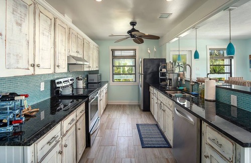 Breezeswept Beach Estates House | Cayman Retreat: Cozy pool home