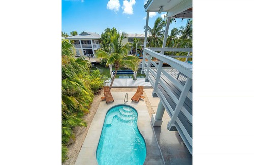 Breezeswept Beach Estates House | Cayman Retreat: Cozy pool home