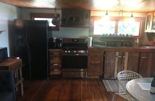 Trumansburg House | Scenic Cayuga Lake Waterfront Retreat for Group Getaways
