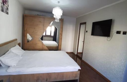 Tirgu Jiu Apartment | Family-Friendly Stay in Targu-Jiu - Affordable Comfort