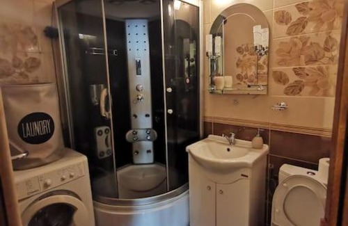 Tirgu Jiu Apartment | Family-Friendly Stay in Targu-Jiu - Affordable Comfort