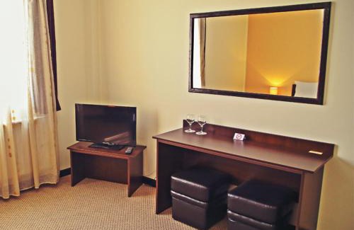 Baia Mare House | Family-Friendly Stay at Cazare Karmina with Kitchen Access