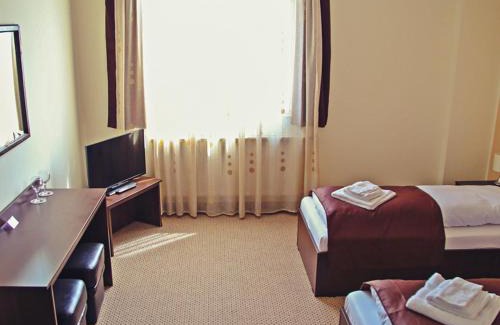 Baia Mare House | Family-Friendly Stay at Cazare Karmina with Kitchen Access