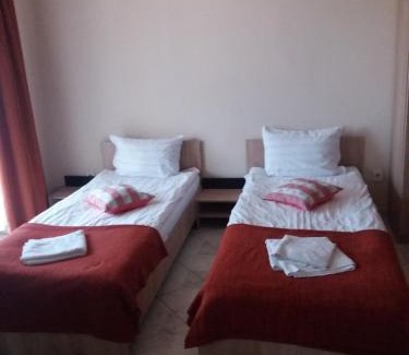 Arad House | Budget-Friendly Stay at Cazare NEU-ARAD AUTOSTRADA
