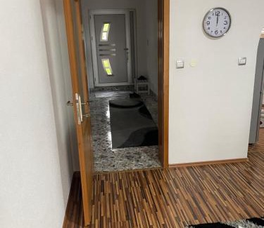 Mali Radic Apartment | Discover Cazin Centar Ćuprija: Family-Friendly Retreat