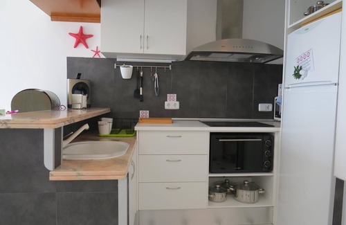 Almadraba-Canyelles Cottage | Seaside Escape: Semi-Detached Home with Pool Access