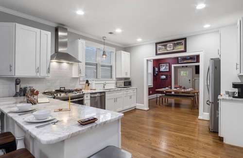Rosewood House | Experience CB90HOUSE: Pet Friendly Stay Near Downtown Columbia