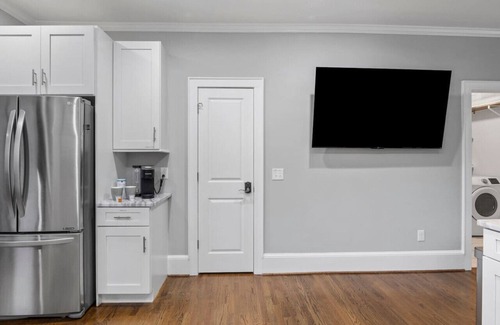 Rosewood House | Experience CB90HOUSE: Pet Friendly Stay Near Downtown Columbia