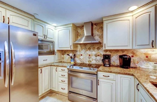 Sand Key Condo | Relaxing Retreat with Private Balcony & Ocean Views