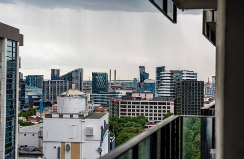 West Melbourne Apartment | CBD 2-Bedroom with Balcony Near Attractions