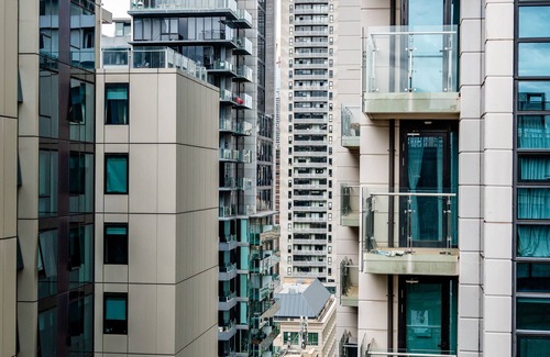 West Melbourne Apartment | CBD 2-Bedroom with Balcony Near Attractions