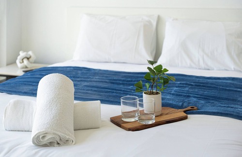 Pyrmont House | Cozy Retreat Steps from Darling Harbour and Fish Market