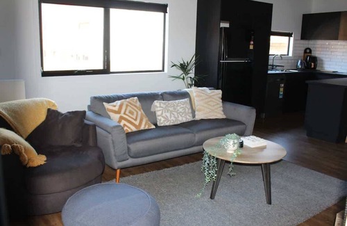 Launceston CBD House | Modern Townhouse on Elizabeth St with Secure Parking