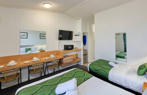 Glen Innes Hotel | Discover CBD Gi Motel: Family-Friendly Stay with Dining