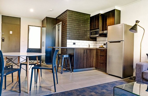 Coffs Harbour Hotel | Top-Rated CBD Motor Inn with Pool and Family-Friendly Amenities