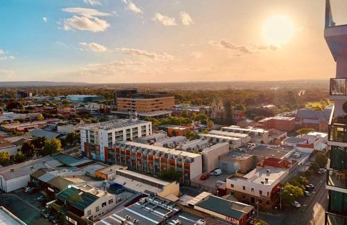 Adelaide Central Business District Apartment | Top Floor CBD View Hotel: Free Parking, Gym & Pool Access