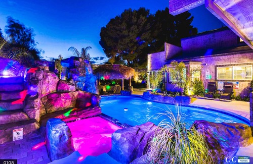 Spring Valley House | Relaxing 9BD/8BA Villa with Spa Near Vegas Strip