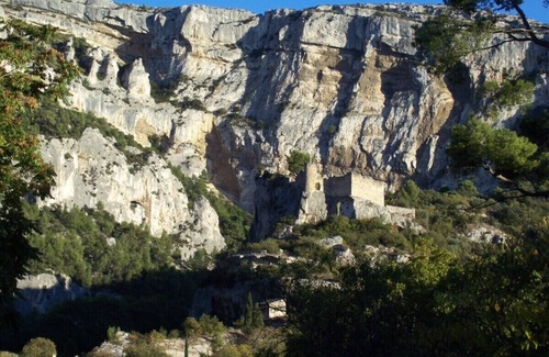 Fontaine-de-Vaucluse House | Unforgettable Stay with Pool and Family Amenities