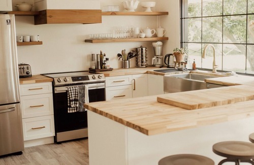 Picton House | Relax at CC’s Cottage: Indoor Pool Near Sandbanks