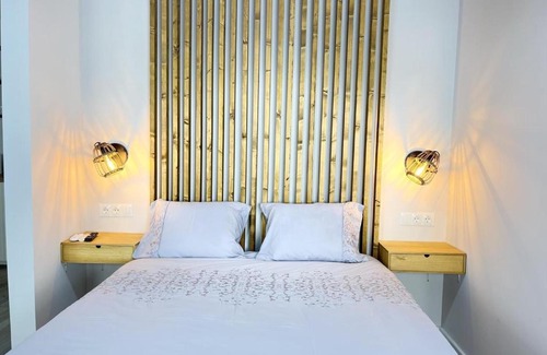Capuchinos Apartment | New CD-Estudio: Cozy Central Retreat in a Quiet Neighborhood