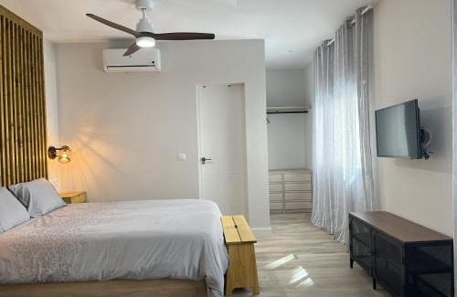Capuchinos Apartment | New CD-Estudio: Cozy Central Retreat in a Quiet Neighborhood