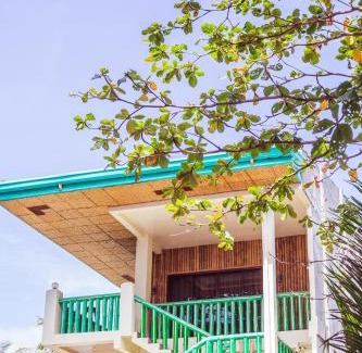 Dauin House | Discover Ceazar's Place with Oceanfront Views & Beach Access