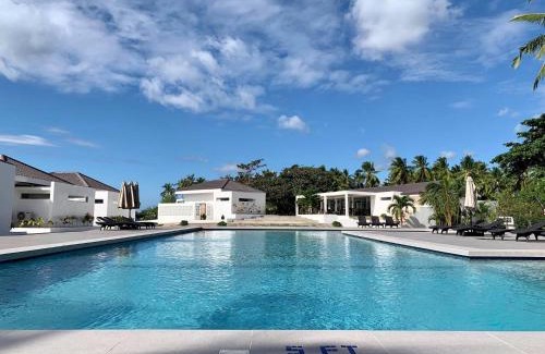 Tabuelan Resort | Relax at Cebu R Resort Tabuelan - Family-Friendly Getaway
