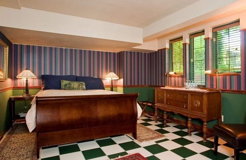 Broadway Bed & Breakfast | Cecil Bacon Manor: Family-Friendly Stay with Breakfast Included