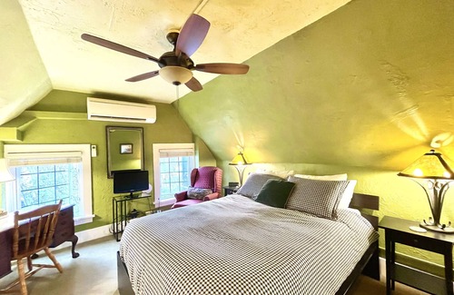 Broadway Bed & Breakfast | Cecil Bacon Manor: Family-Friendly Stay with Breakfast Included