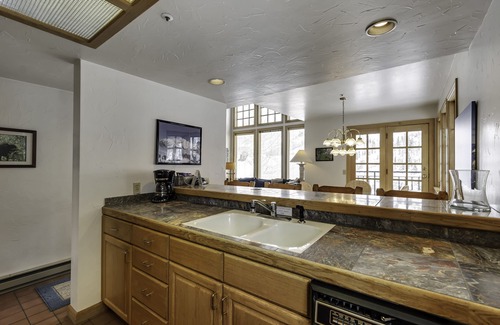 Salt Lake Mountain Resorts House | Unmatched Cecret Mountain Lodge: Ski-in/Out to Snowbird