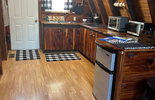 Eckerty Ski Chalet | Explore Cedar A-Frame Cabin 3 with Lake Views & Pool
