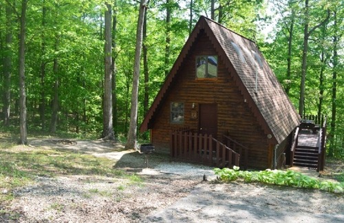 Eckerty Ski Chalet | Relaxing Cedar A Frame Cabin with Hot Tub by Patoka Lake