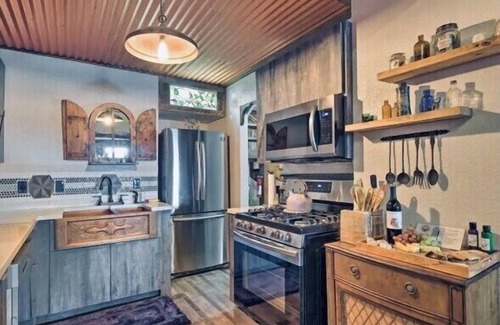 Fayetteville House | Lake View Cedar Bluff Hobbit House on Private Gated Acres