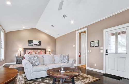 Comfort Cabin | Cedar Cabin at RRR - A Birdy Vacation Rental