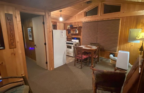 Cook Cabin | Pet-Friendly Cedar Cabin at Vintage Vermilion Resort