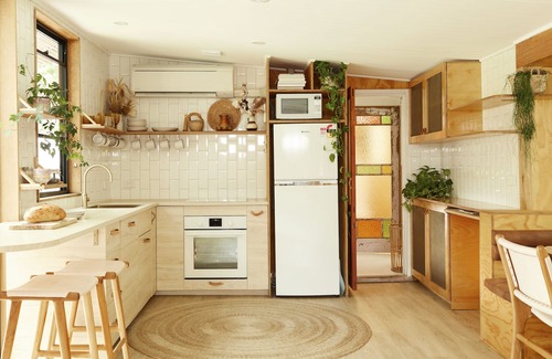 Byron Bay Cabin | Oceanfront Cedar Cabin by the Beach - Top Rated Stay